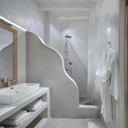 Crystal Aparthotel