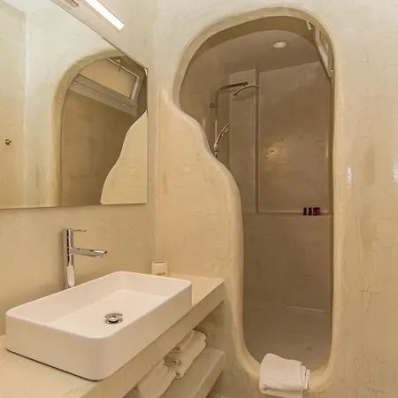 Crystal Aparthotel